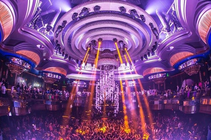 Las Vegas Club Crawl: Nightlife Party Bus Tour on the Strip photo 4