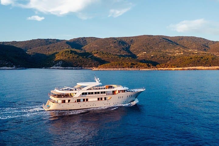Adriatic Luxury Yacht Week: Split to Dubrovnik — 7‑Night Yacht Charter photo 1