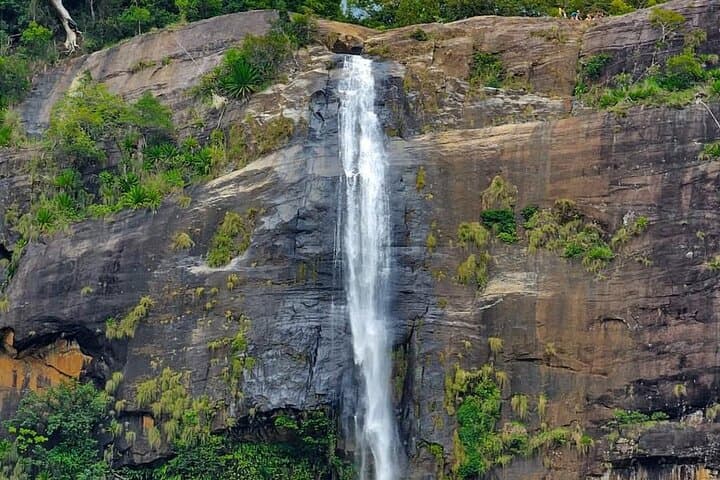 Ravana and Diyaluma Falls Day Tour — Swim Upper Diyaluma Natural Pools and Local Lunch photo 2