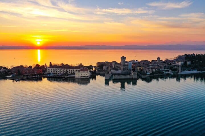 Sirmione Sunset Walk and Prosecco Boat Ride on Lake Garda