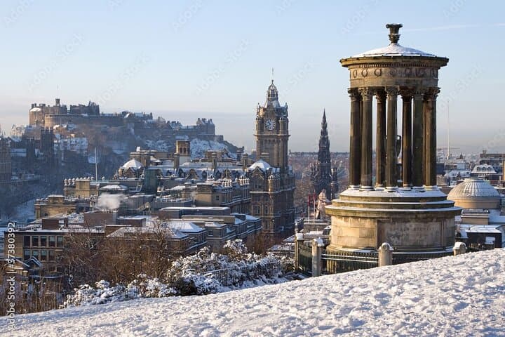 Edinburgh Festive Private Tour: Christmas Market & Botanic Garden Light Walk photo 4