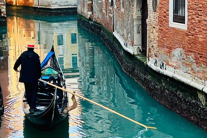 Venice for Beginners: Local Intro to Canals, Campi, and Cicchetti photo 5