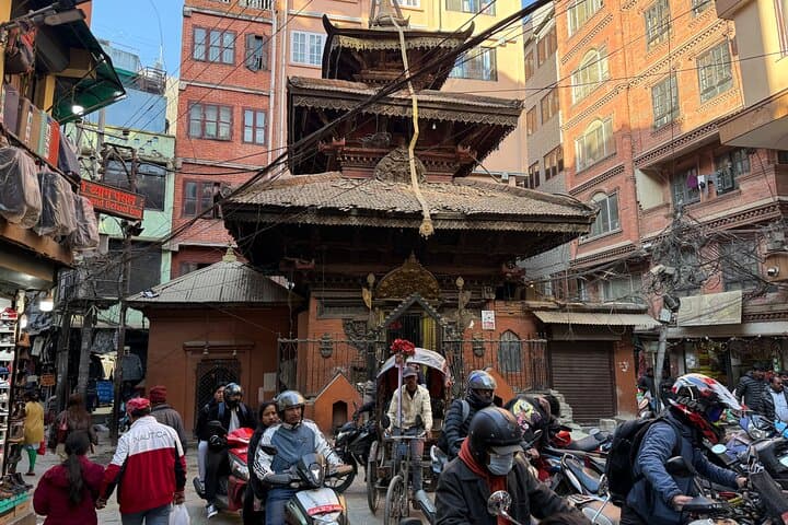 Rickshaws, Momos & Markets: Kathmandu Food, Drink & Shopping Tour photo 2