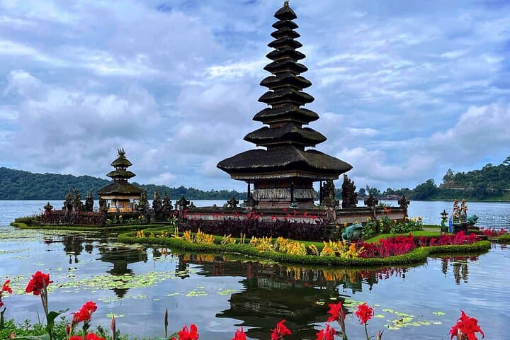 Banyumala Twin Waterfall to Tanah Lot: Full-Day Bali Tour with Ulun Danu & Jatiluwih photo 2