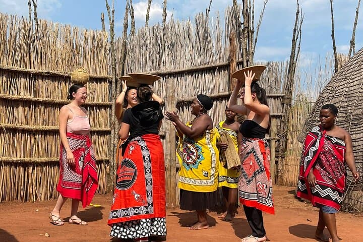Eswatini Central & East Day Tour — Rhino Safari, Umphakatsi Visit & Craft Markets photo 3