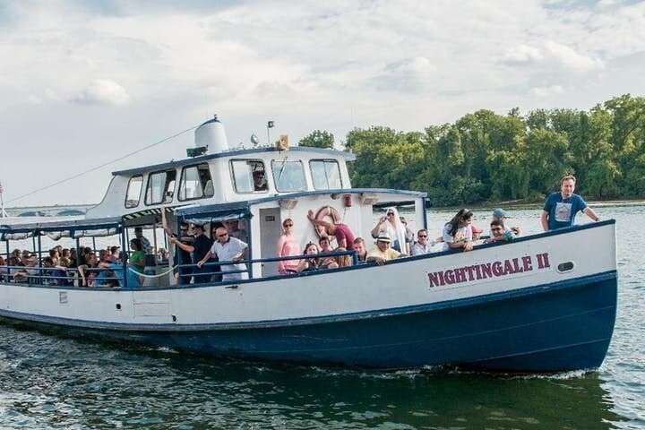 Explore Washington DC: Potomac River Cruise and Iconic City Bus Tour photo 5