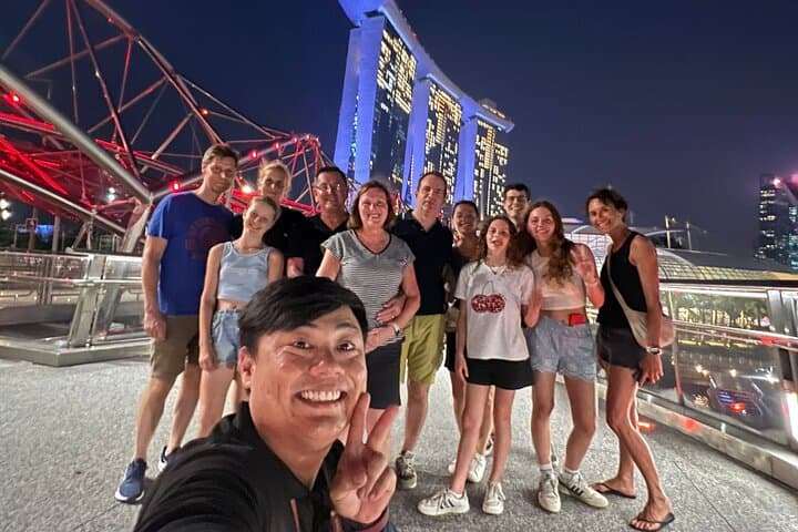 Magical Marina Bay Night Walking Tour — Singapore Skyline, Light Shows & Urban Icons photo 4