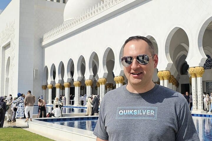 Abu Dhabi Day Trip from Dubai: Sheikh Zayed, Emirates Palace & Corniche photo 3