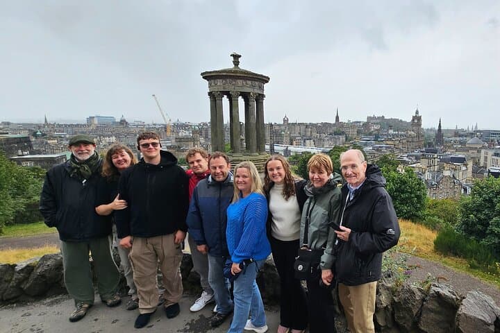 Edinburgh Festive Private Tour: Christmas Market & Botanic Garden Light Walk photo 6