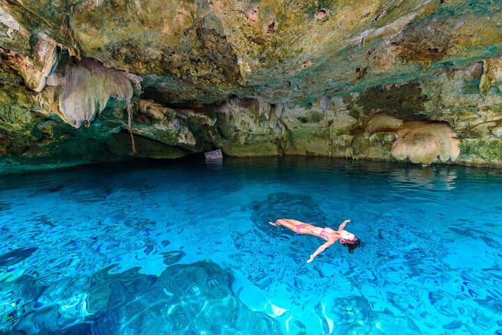 Private Capri Boat Tour: Secret Grottos, Faraglioni & Local Skipper photo 3