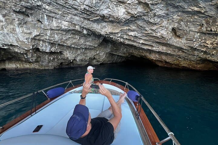 Private Capri Boat Tour: Secret Grottos, Faraglioni & Local Skipper photo 5