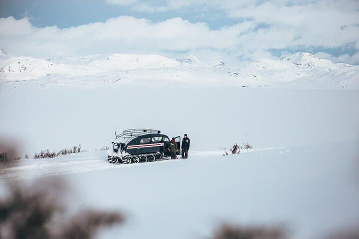 Snowcoach and Snowshoe Day Trip in Jotunheimen: Eidsbugarden Winter Escape photo 3