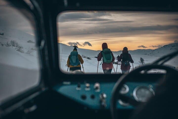 Snowcoach and Snowshoe Day Trip in Jotunheimen: Eidsbugarden Winter Escape photo 4