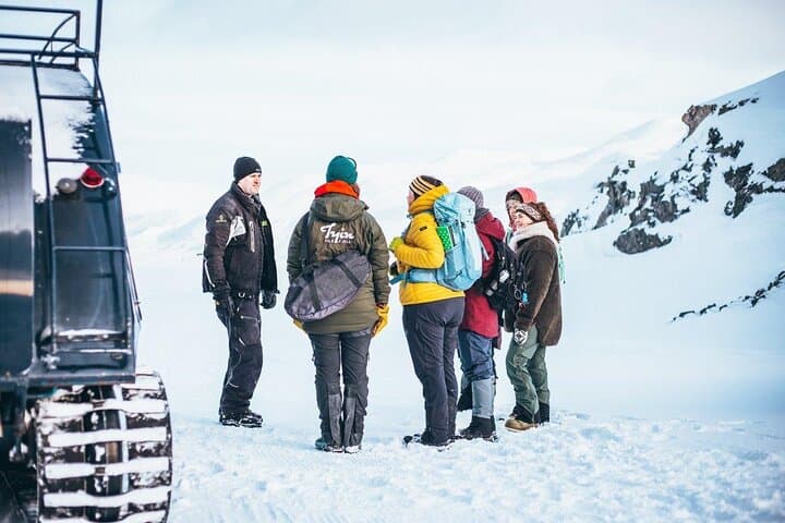 Snowcoach and Snowshoe Day Trip in Jotunheimen: Eidsbugarden Winter Escape photo 5