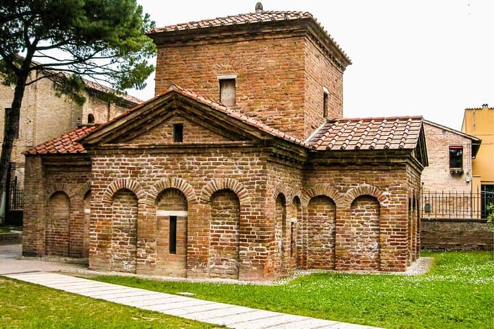 Ravenna Scavenger Hunt: Self-Guided Mosaic City Walking Tour photo 4