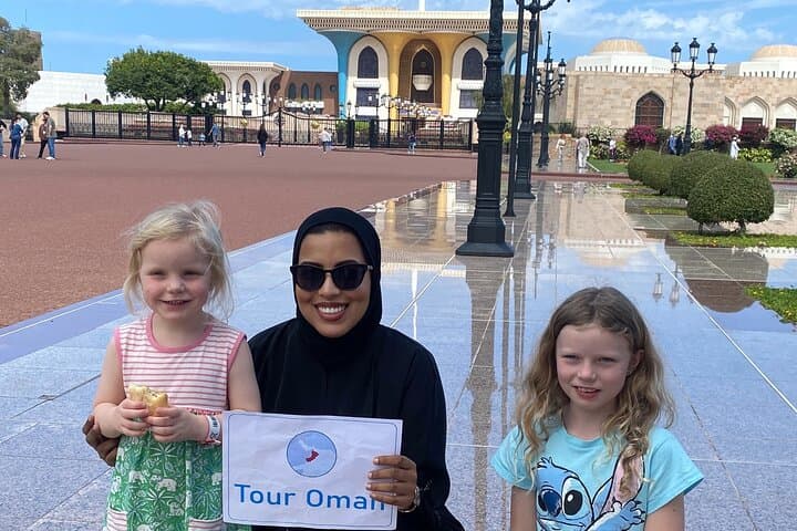 Experience Muscat: A Local's Perspective on a Guided Tour