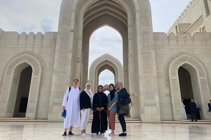 Experience Muscat: A Local's Perspective on a Guided Tour photo 2
