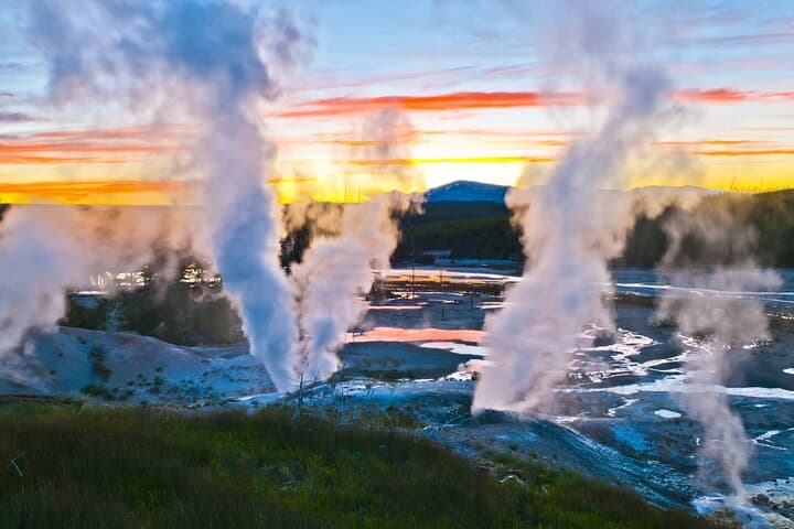 Yellowstone Upper Loop Full-Day Tour from Bozeman: Norris, Mammoth, Lamar & Canyon photo 2
