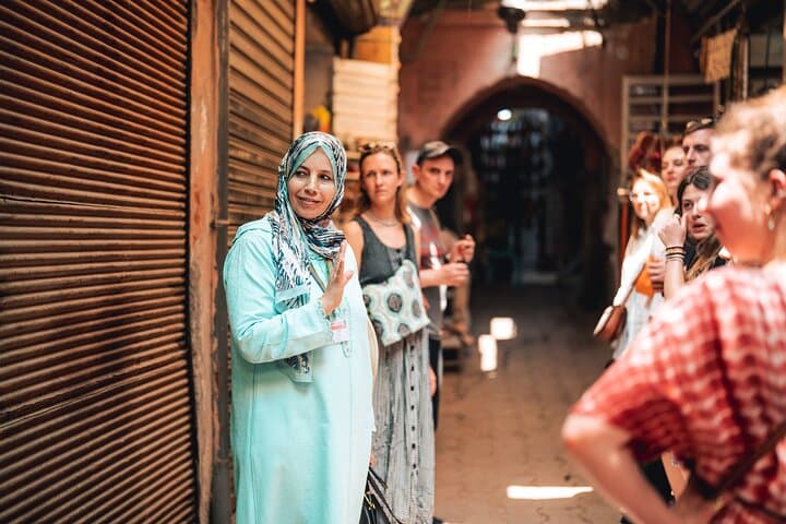 Private Marrakech Souks Shopping Tour — Spices, Rugs & Rooftop Tea photo 6