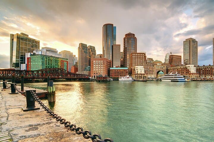 Smooth Arrival: Private Business-Car Transfer from Boston Logan (BOS) to Downtown photo 5