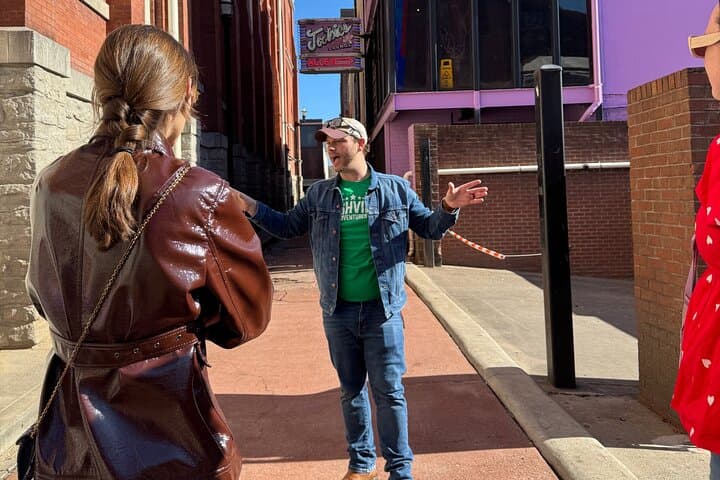 Nashville Walking Tour: History, Live Music & Insider Hacks photo 4