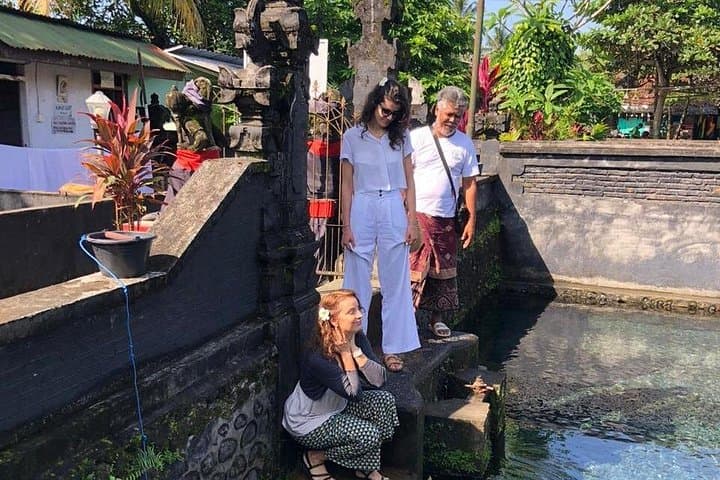 Lombok Day Trip: Suranadi Temple & Benang Kelambu Waterfalls — Hike, Swim, and Cultural Cleansing photo 5