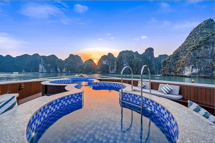 Luxury Ha Long Bay Day Cruise with Lunch and Jacuzzi — Ha Long Symphony Cruise photo 3