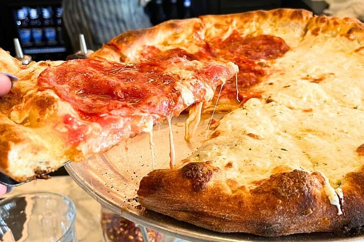 Brooklyn Pizza Crawl: 5 Top-Rated Slices in Williamsburg and DUMBO photo 3
