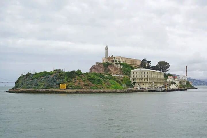 Alcatraz App-Guided Tour from Pier 33: Ferry, Jailhouse & Audio Highlights