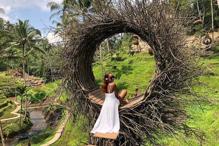 Capture Bali’s Gates & Canyon Light: Private Instagram Photography Tour photo 4
