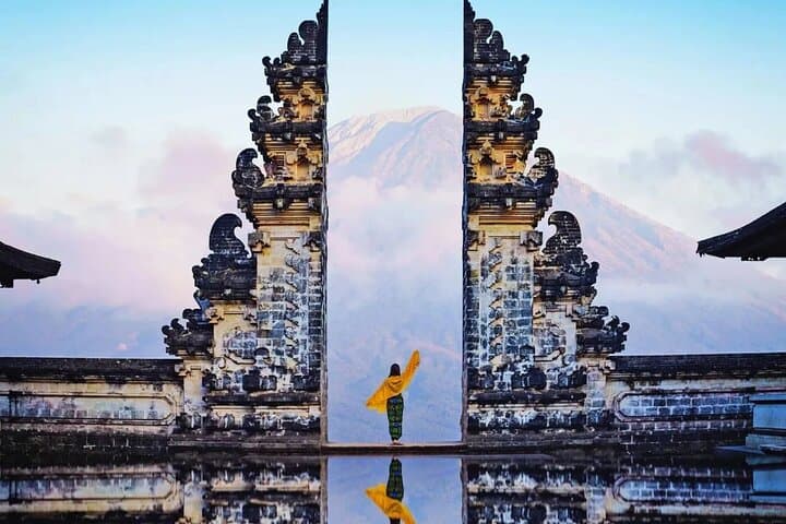 Capture Bali’s Gates & Canyon Light: Private Instagram Photography Tour photo 6