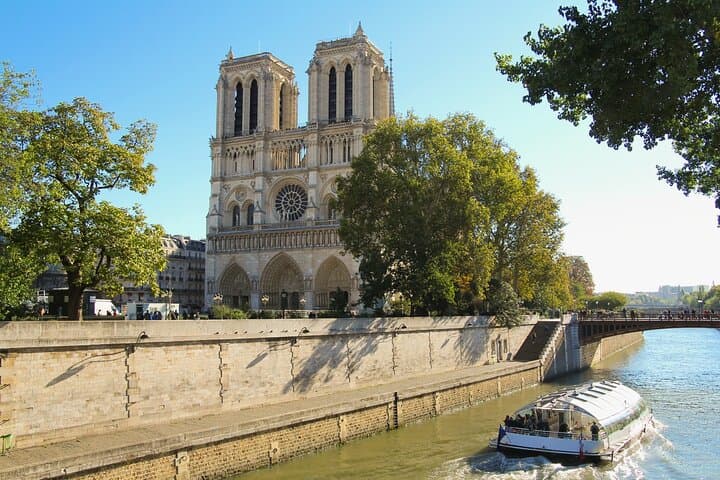 Paris Self-Guided Photo Safari: Create a Digital Photobook in 3 Hours
