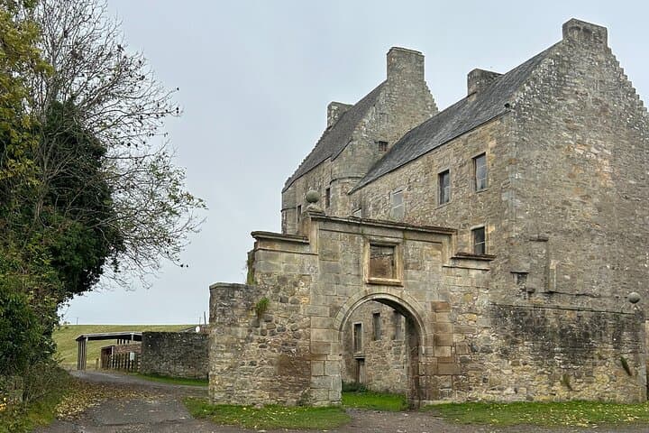 Outlander Filming Locations Private Tour from Edinburgh — Midhope, Doune & Blackness photo 3
