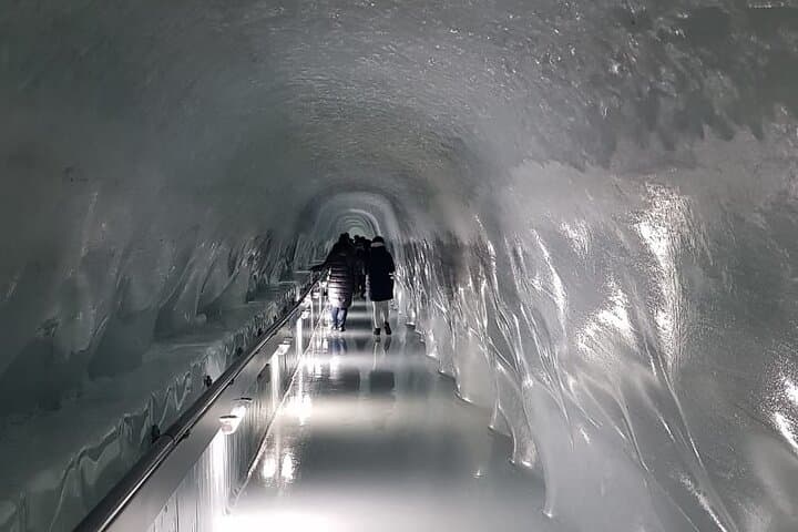 Private Day Tour to Mount Titlis & Lucerne: Rotair, Cliff Walk and Glacier Cave photo 4
