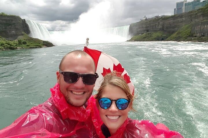 Skip-the-Line Niagara Falls Day Tour from Toronto with Boat Cruise & Maple Tasting photo 5