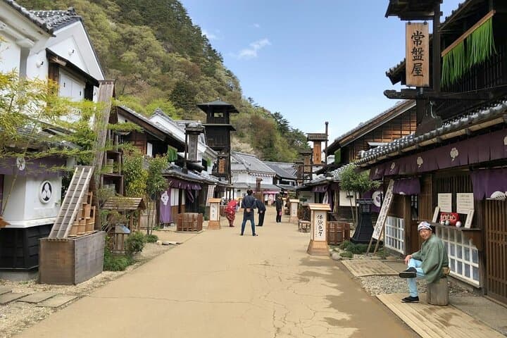 Private Nikko Day Tour: Toshogu Shrine, Kegon Falls & Lake Chuzenji with English-Speaking Driver photo 2