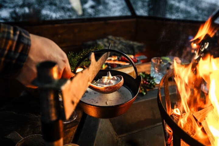 Glass Igloo Private Dinner and Northern Lights Hunt near Rovaniemi photo 2