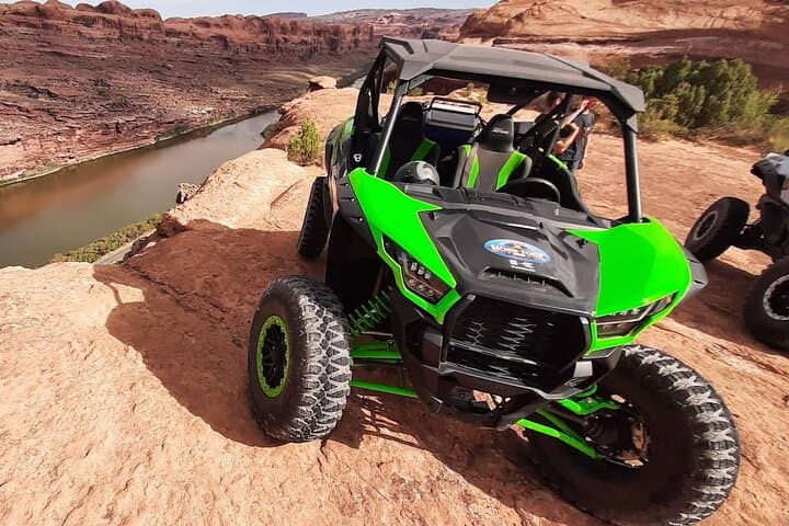 Drive Poison Spider Mesa: U-Drive 4x4 Tour & Dinosaur Tracks in Moab photo 3
