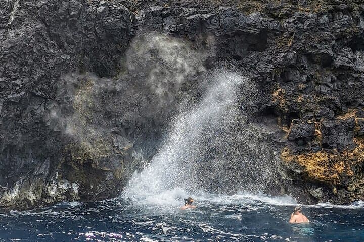 Tahiti Teahupoo Jurassic Peninsula Boat Tour: Snorkel, Surf & Te Pari Cliffs photo 4