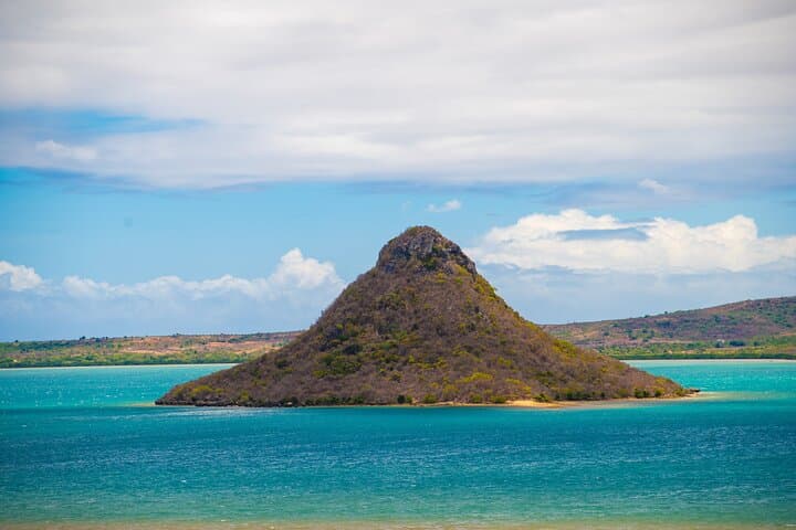 Diego Suarez Cruise-Ship Excursions: Tsingy Rouges, Amber Mountain & Emerald Sea photo 6