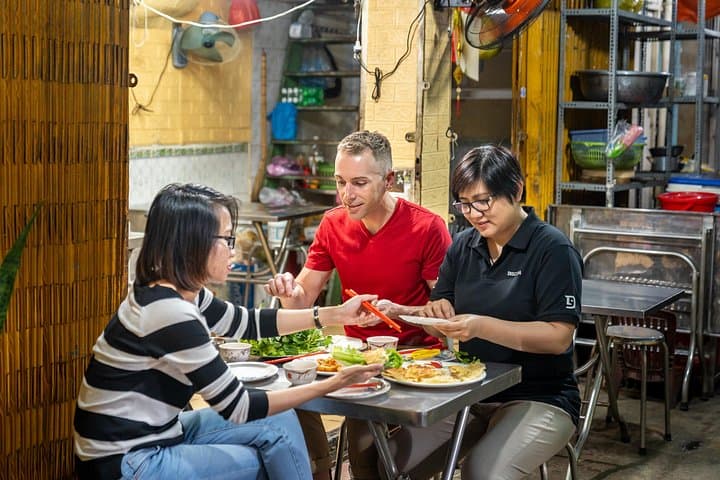 Hoi An Evening Walking Food Tour: A Guided Culinary Walk Through Lantern-Lit Alleys photo 3