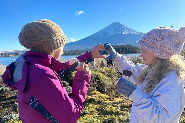 Luxury One-Day Mount Fuji & Hakone Private Tour — Chureito Pagoda, Lakes & Hot Springs photo 4