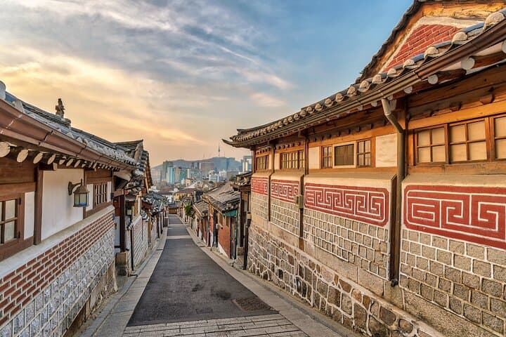 Gyeongbokgung Palace & Bukchon Walk with Make-Your-Own Kimchi: A 4-Hour Cultural Immersion in Seoul photo 4