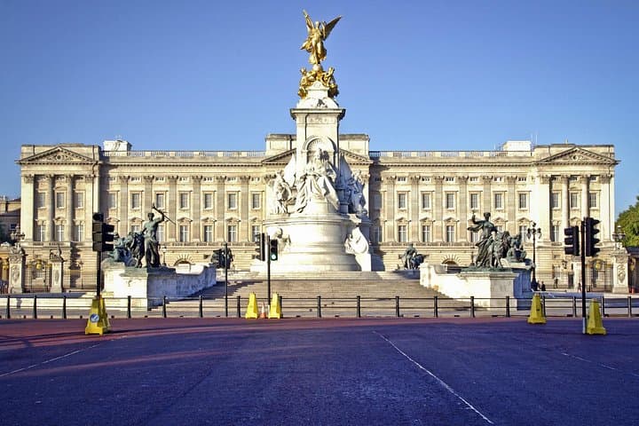 Full-Day Private Luxury London Sightseeing from Southampton Cruise — Buckingham, Tower & West End photo 2