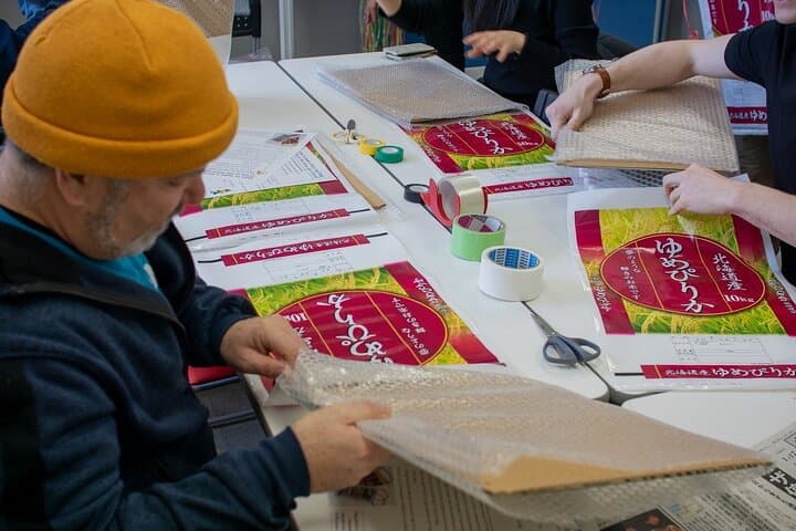 Handmade Rice-Bag Sledding in Sapporo: Family-Friendly Winter Workshop & Playground Races photo 4