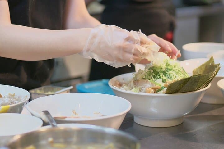 Osaka Honmachi Ramen Tour: Local Guide to Authentic Bowls photo 3