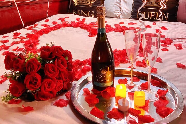 Private 50ft Romantic Yacht Cruise in Dubai Marina & Palm Views photo 1