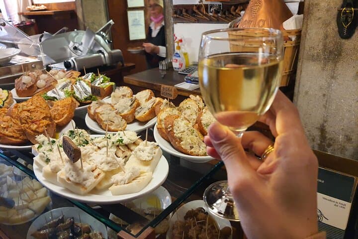Venice Food Tour: Rialto Market & Authentic Local Tastings photo 2