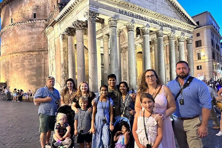 Rome Family Treasure Hunt: Trevi Fountain to Pantheon Guided Game photo 2