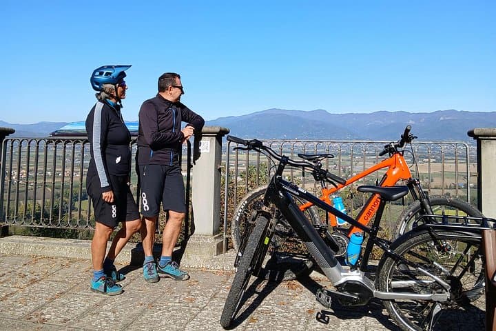 E-Bike Tour from Città di Castello to Montone with Blasi Winery Tasting photo 2
